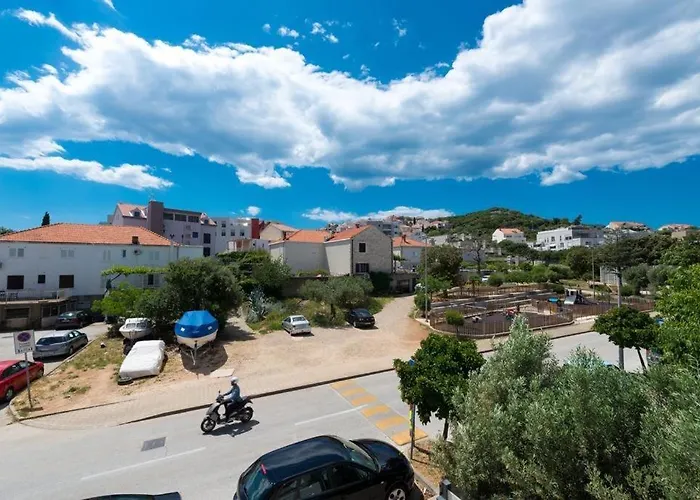 Sunny Apartment Lapad